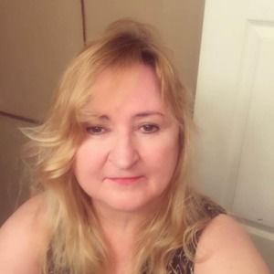 Meet your Posher, Cynthia